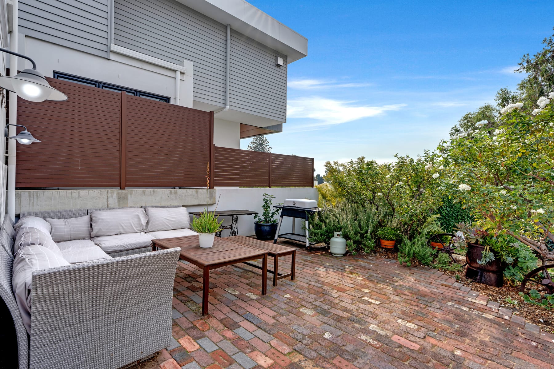 Outdoor entertaining area